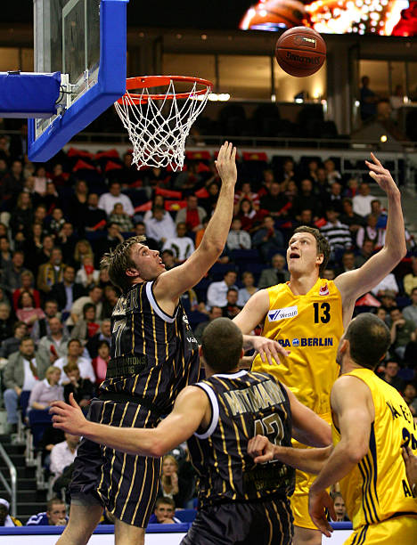 轮系列赛中 轮系列赛中