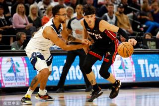 郑钦文在比 郑钦文在比